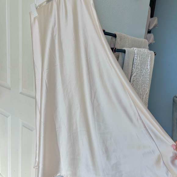 Dresses & Skirts - Silky Cream A-line Midi Skirt